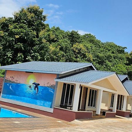 Nisarg Resort Guhāgar Exteriér fotografie